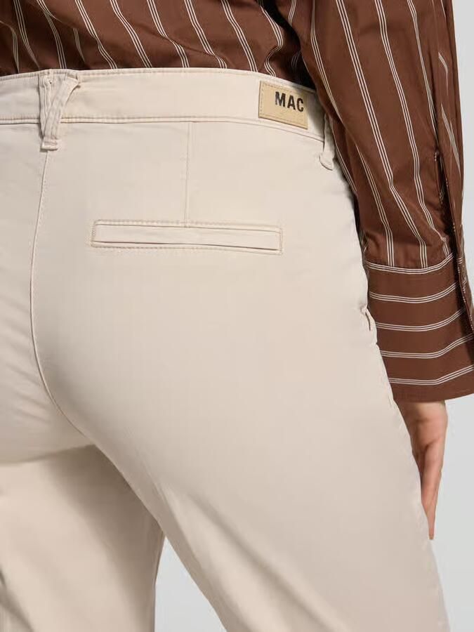 MAC Chino turn up met subtiele glans elegant en sportief tegelijk - Foto 10