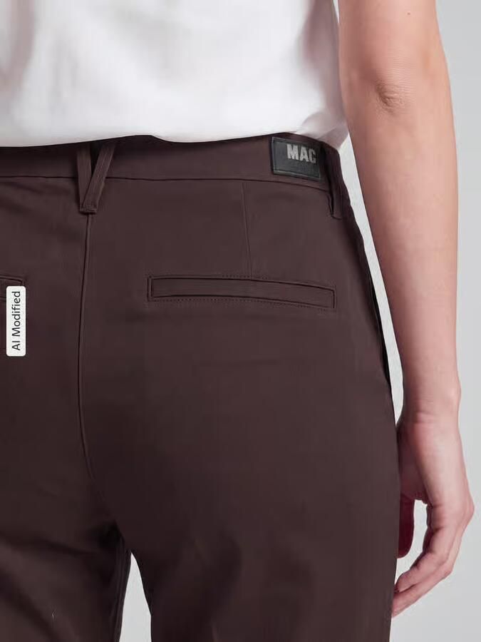 MAC Chino turn up met subtiele glans elegant en sportief tegelijk