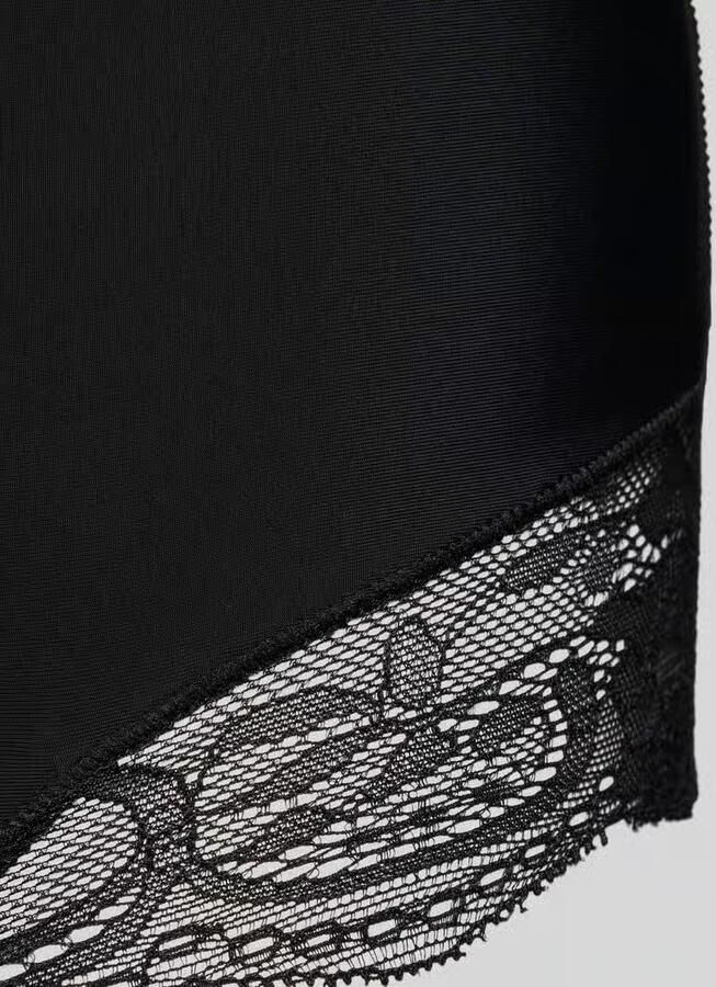 Magic bodyfashion Slip met elastische band en kant