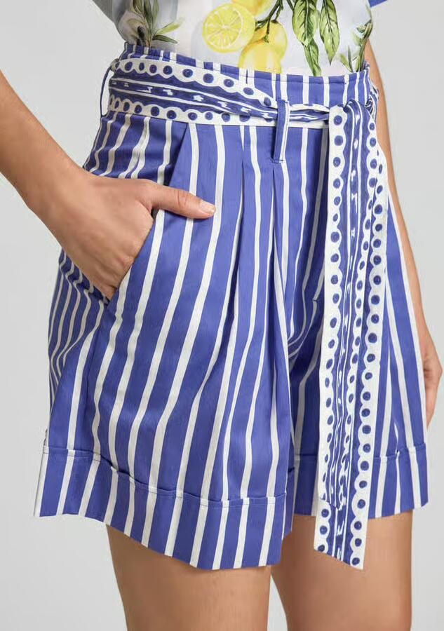 Marc Cain Bermuda s met bindriem en steekzakken