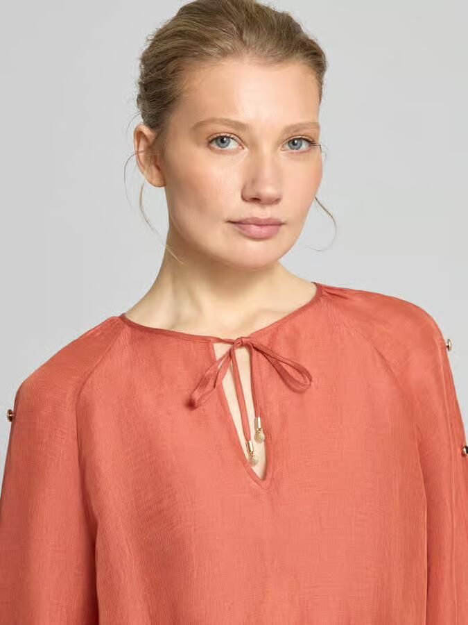 Marc Cain Blouse van linnenmix met sierknopen