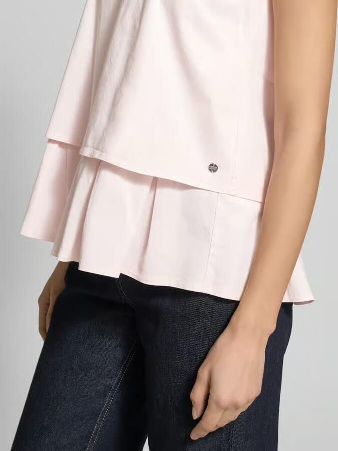 Marc Cain Blouses T-shirt met volantrand en ronde halsuitsnijding