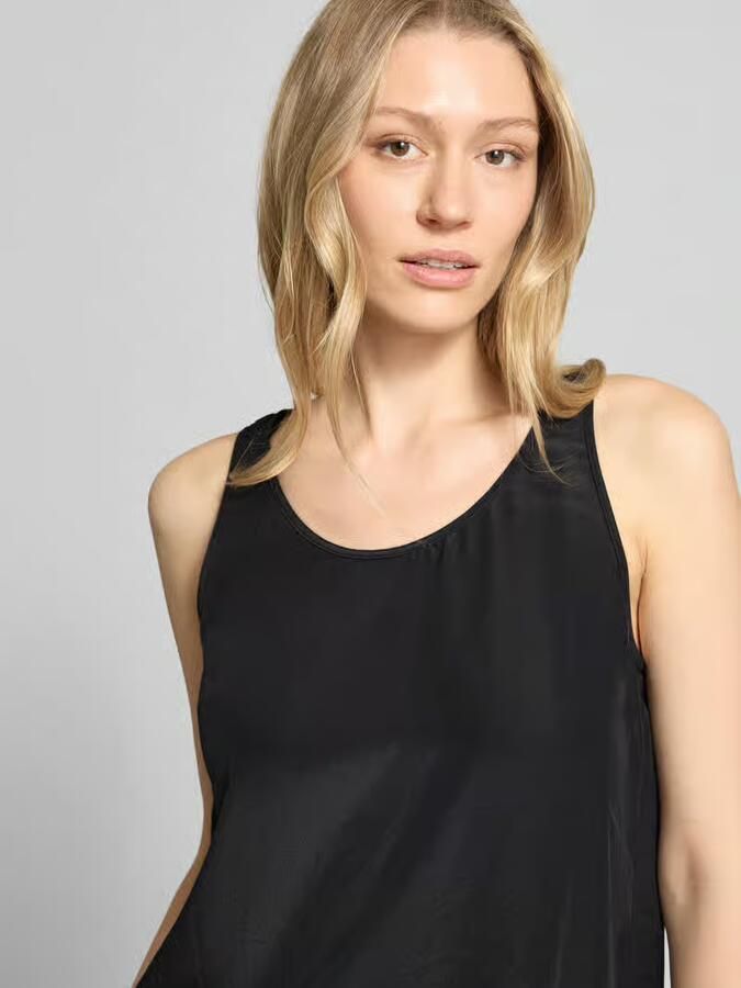 Marc Cain Blouseshirt met ronde hals en labeldetail