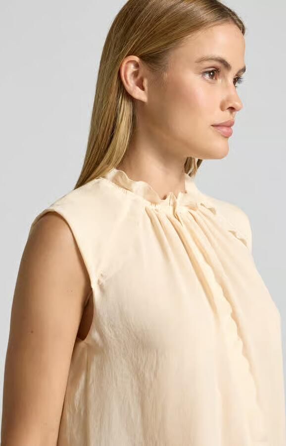 Marc Cain Blouseshirt met ruches en kapmouwen