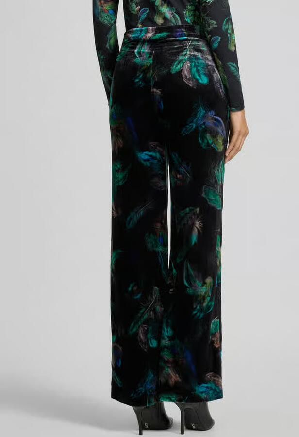 Marc Cain Brede broek van fluweel met een allround look