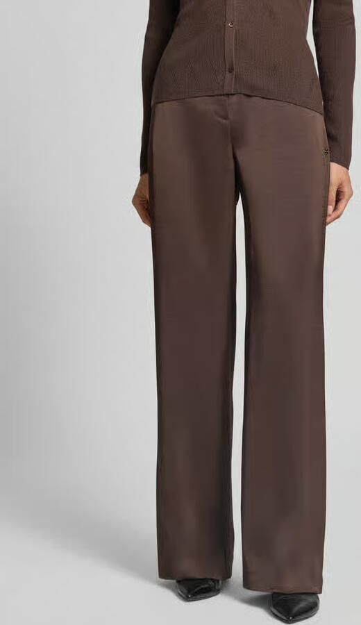 Marc Cain Glanzende wide fit broek met strikceintuur - Foto 4