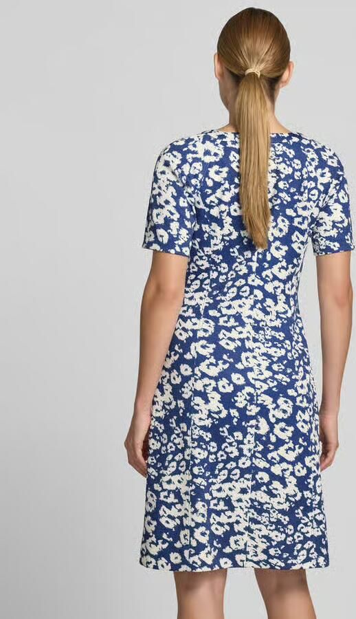 Marc Cain Knie-lange jurk in all-over look met V-hals