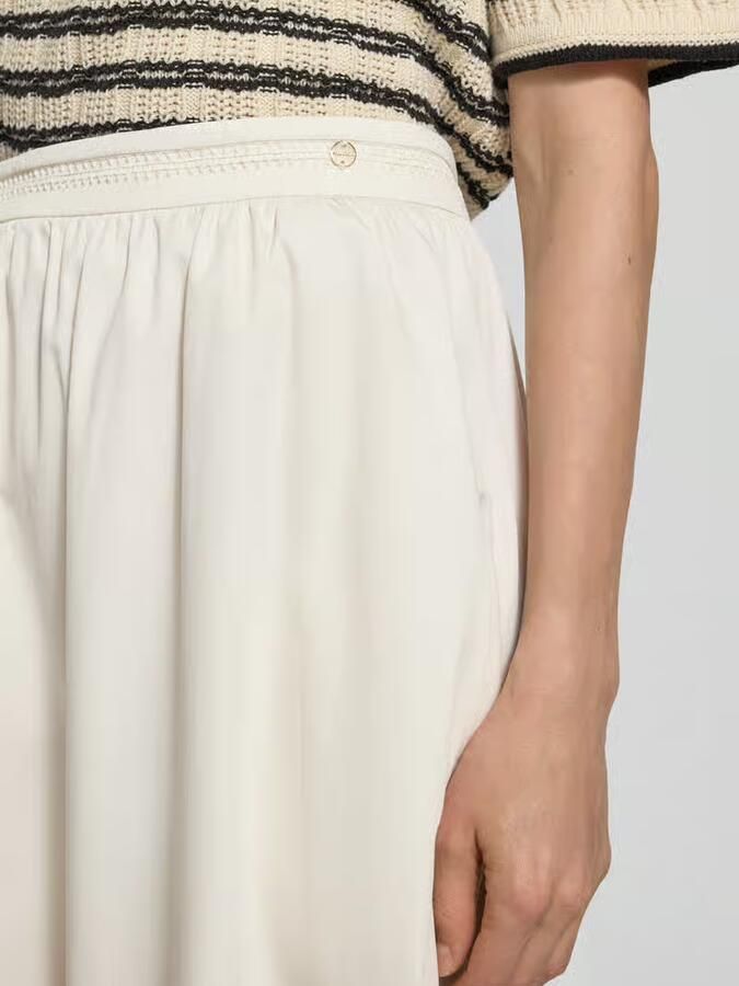 Marc Cain midirok met gehaakt kant