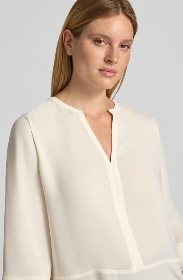Marc Cain regular fit blouse met V-hals en 3 4-mouw - Foto 2