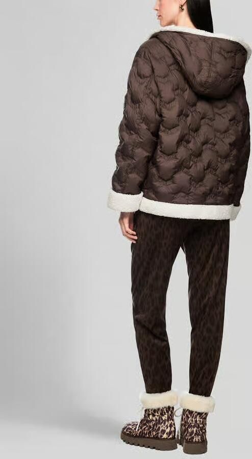 Marc Cain relaxed fit gewatteerd jack met capuchon model 'SPORTS E' - Foto 2