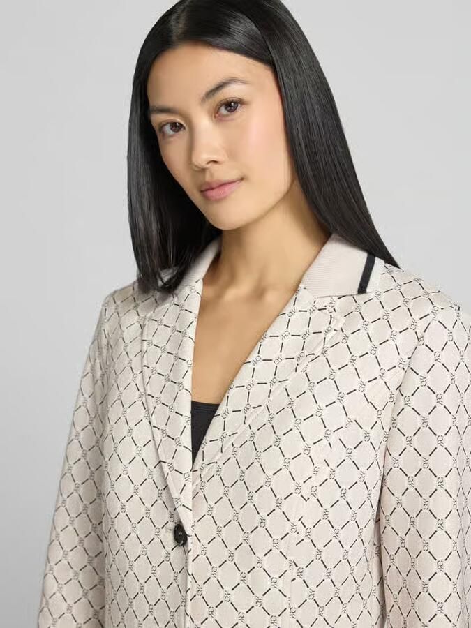 Marc Cain slim fit blazer met opgestikte zakken en knoopsluiting