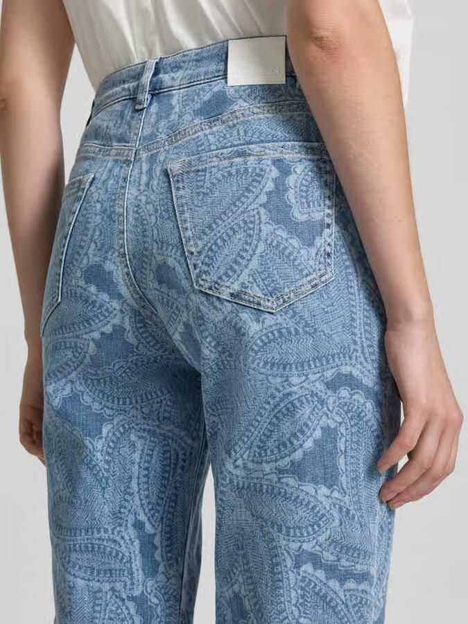 Marc Cain slim fit jeans in 5-pocketmodel met rafelzoom
