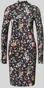 Marc Cain Slim Fit midi-jurk met opstaande kraag