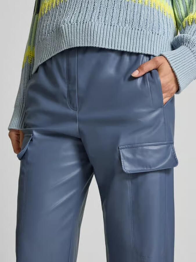 Marc Cain straight fit broek in leerlook met klepzakken