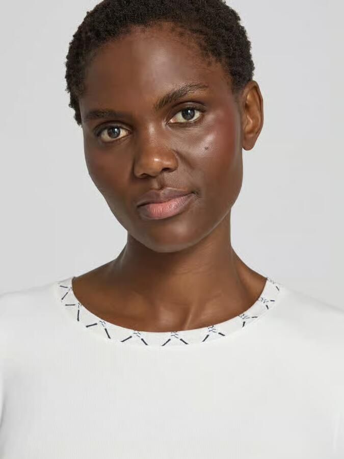Marc Cain T-shirt in ribbel-look met ronde halslijn