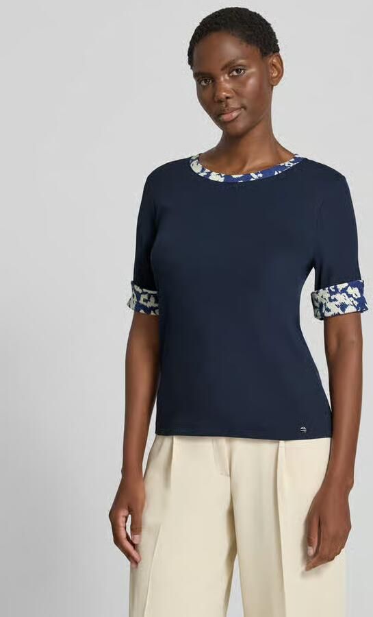 Marc Cain T-shirt met ronde hals en mouwen met omslag - Foto 2
