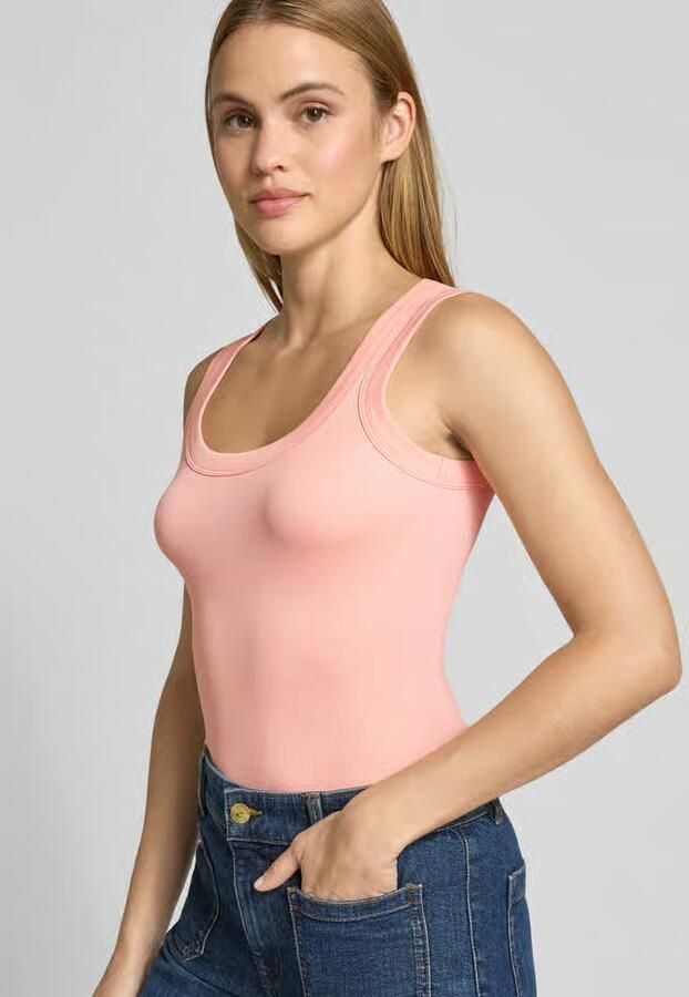 Marc Cain Tanktop in riblook met ronde hals