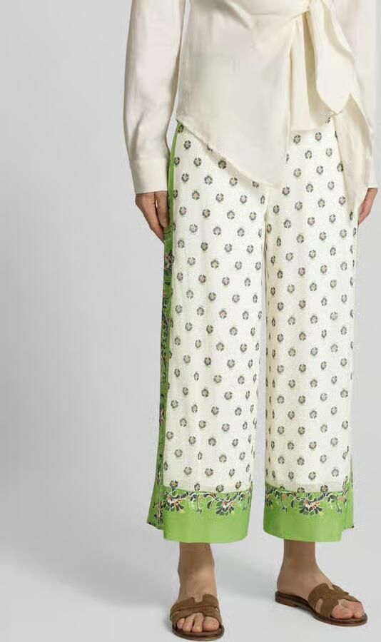 Marc Cain wide fit stoffen broek met all-over bloemenmotief - Foto 3
