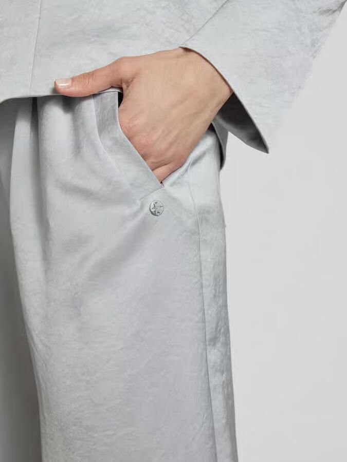 Marc Cain wide fit stoffen broek met plooien