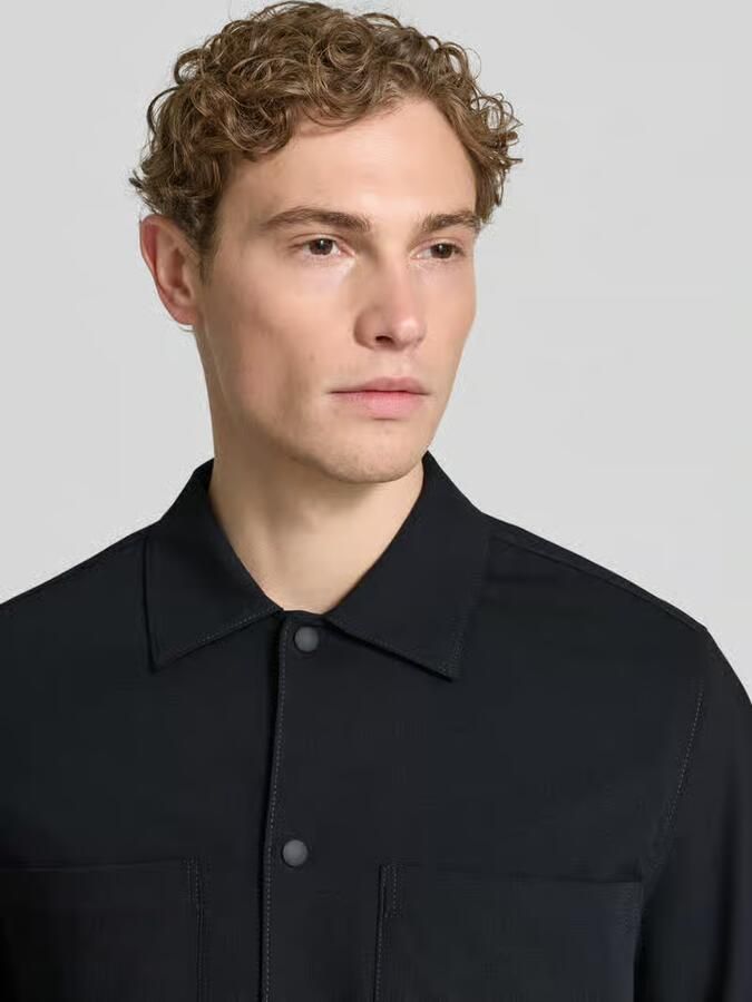 Marc O'Polo regular fit overshirt met katoen × DFB Travel collectie