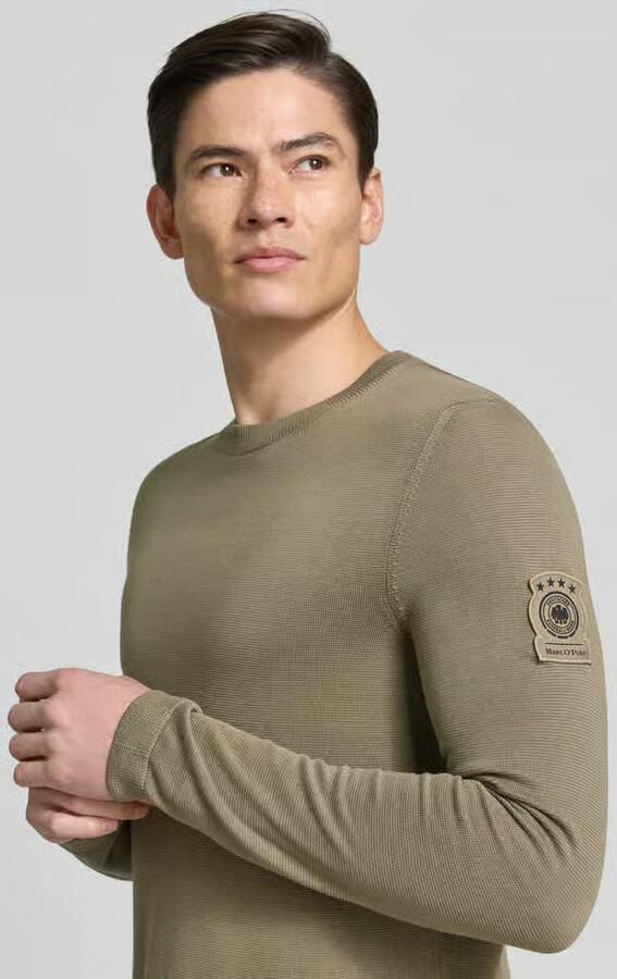 Marc O'Polo slim fit pullover van puur katoen × DFB Travel collectie