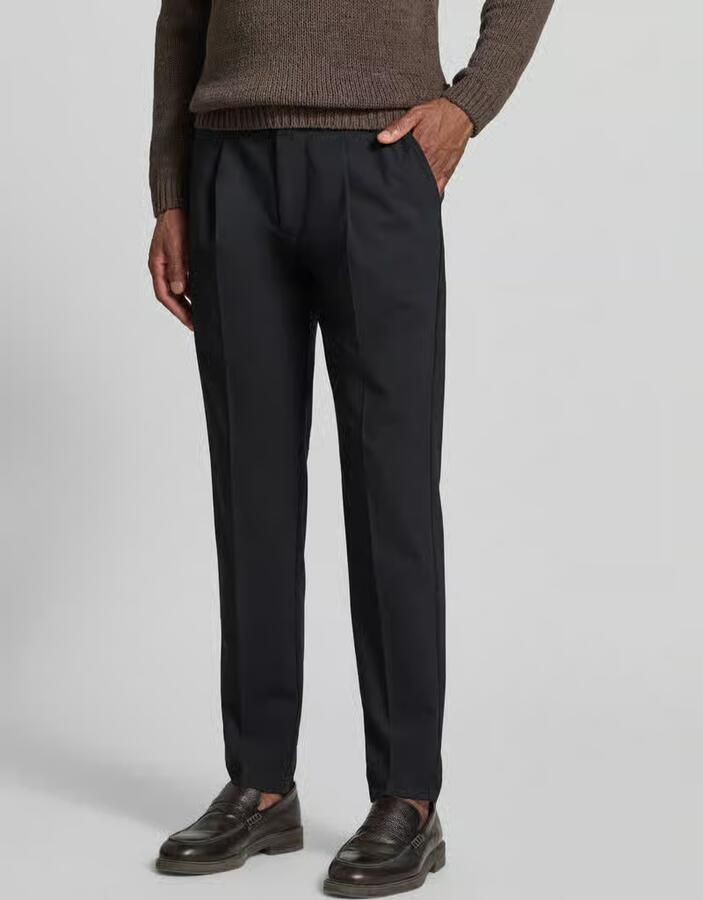 Marc O'Polo tapered fit wijdte broek 'MOROT JOGGER' × DFB Travel collectie - Foto 2