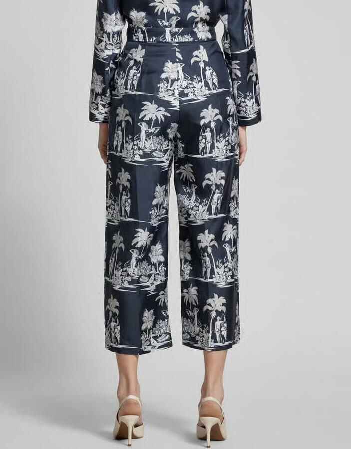 Max Mara Studio Straight leg stoffen broek met persplooien model 'PAGLIE'