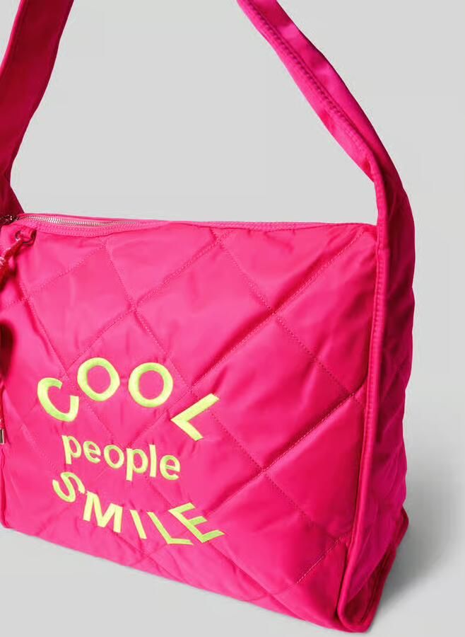 Miss goodlife Shopper met statement-stitching model 'Cool People'