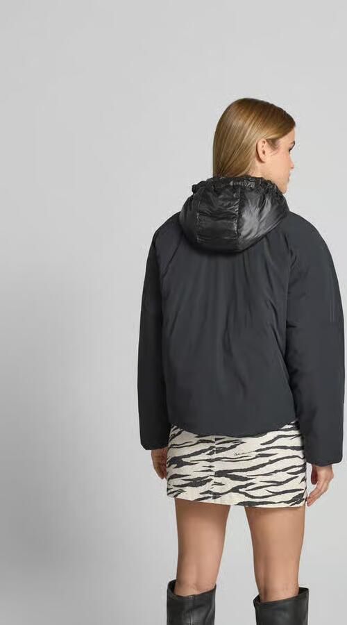 Moose Knuckles Bomberjack met vulling van dons en veren