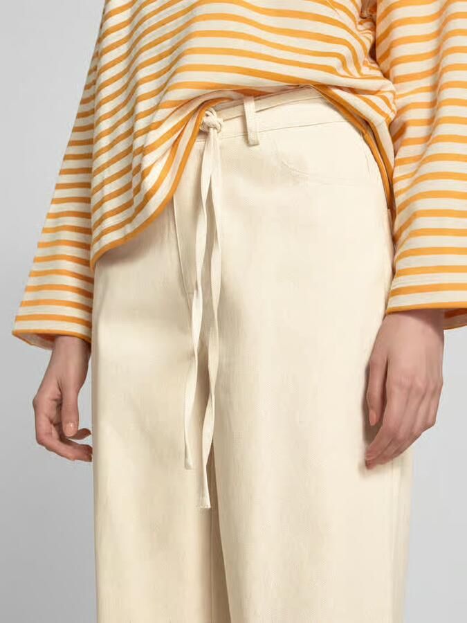 Moves Jeans met strikceintuur model 'Adanna'
