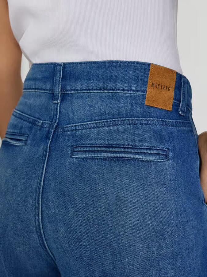 Mustang Jeans met wijde pijpen en achterzakken model 'Luise'