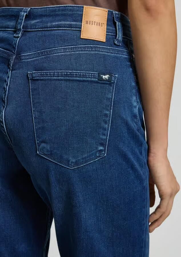 Mustang Loose fit jeans met 5-pocketmodel model 'Madison'