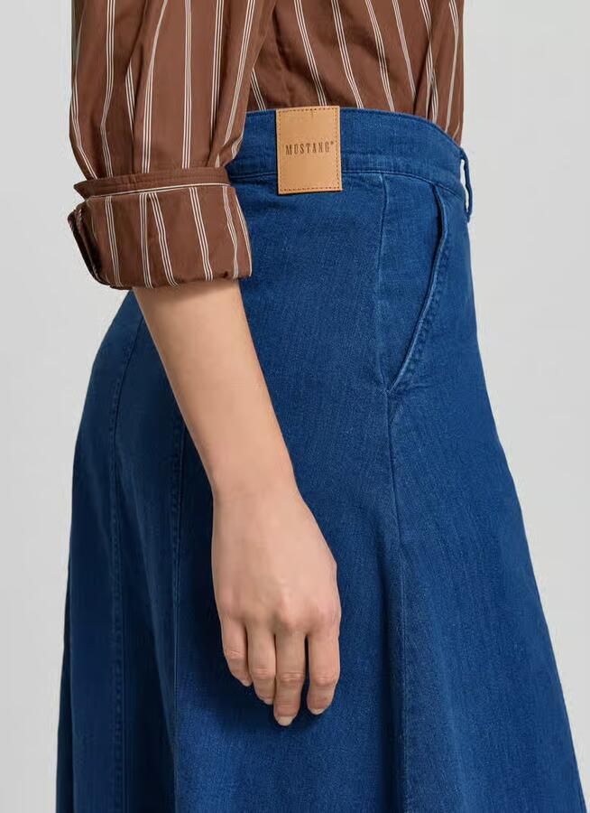 Mustang Midirok in denimlook model 'Ally'