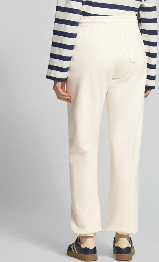 Mustang regular fit sweatpants met achterzak model 'Nucia'