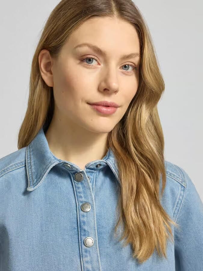 My Essential Wardrobe jeansblouse met drukknoopsluiting model 'Abina'