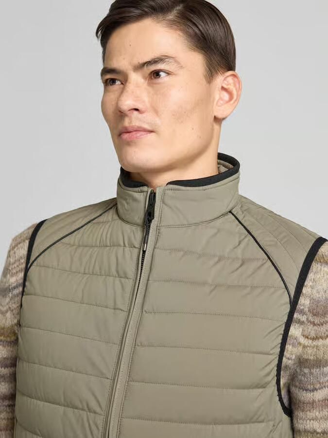 NAUTGÅRD Bodywarmer met opstaande kraag en ritszakken