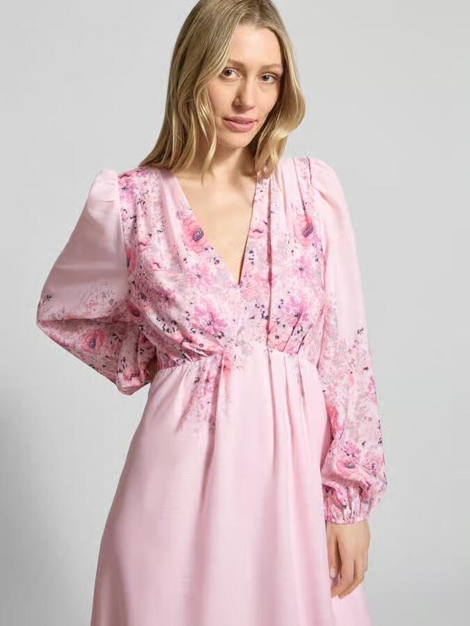 NEO NOIR maxi-jurk met V-hals model 'SILFI'