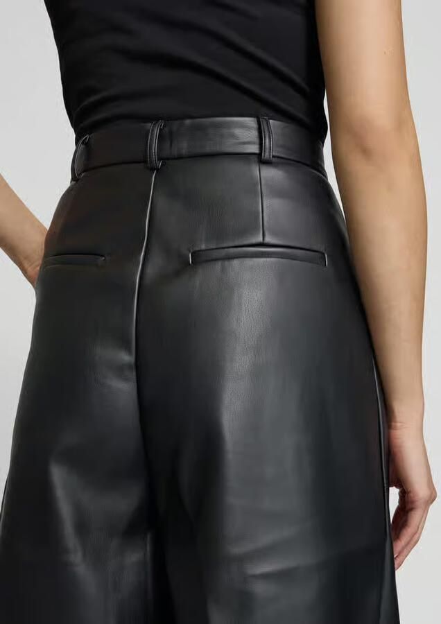 NEO NOIR Straight leg korte broek in leerlook model 'Nika' - Foto 2