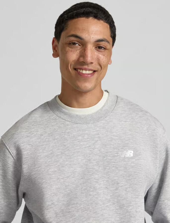 New Balance Sweatshirt met ronde hals en label-stitching
