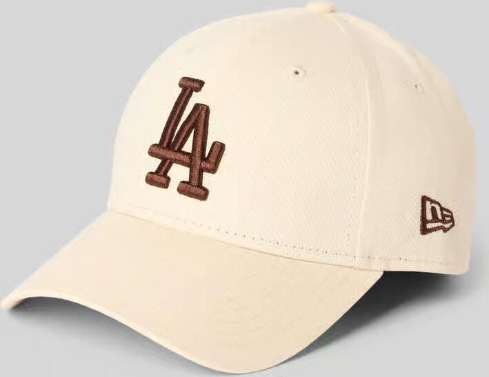New era Pet met stitchings