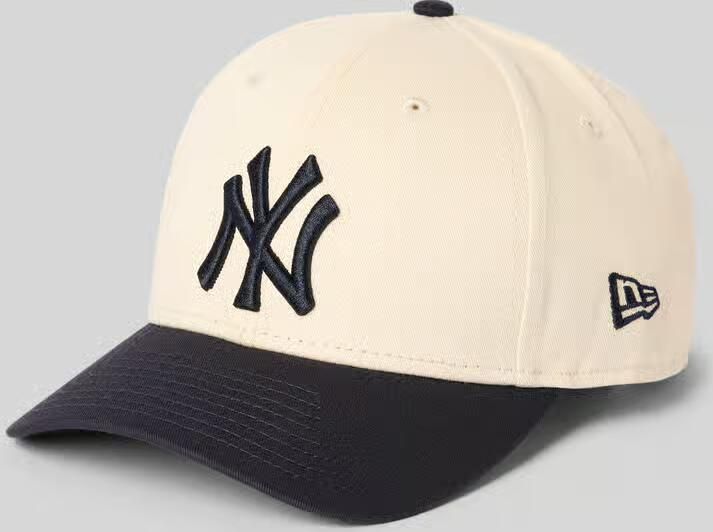 New era Pet met stitchings model '9FORTY MCROWN'