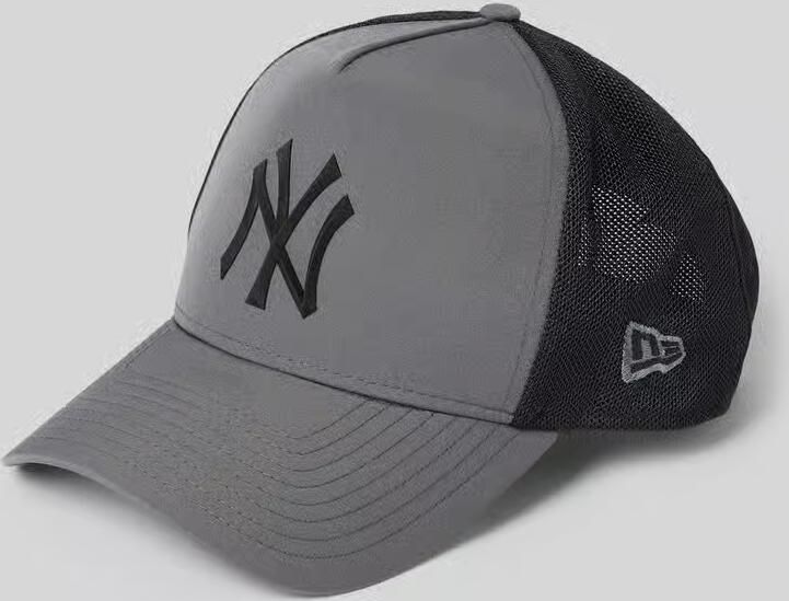 New era Trucker cap met verstelbaar trensje op de achterkant