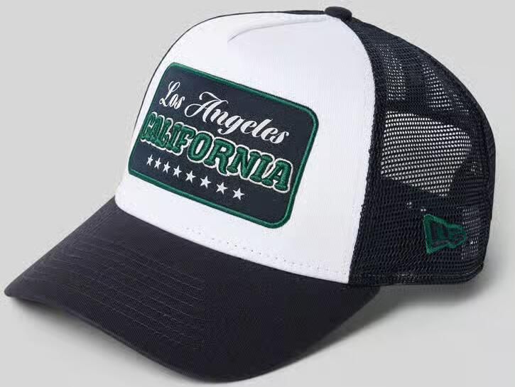 New era Trucker-pet met locatiepatch