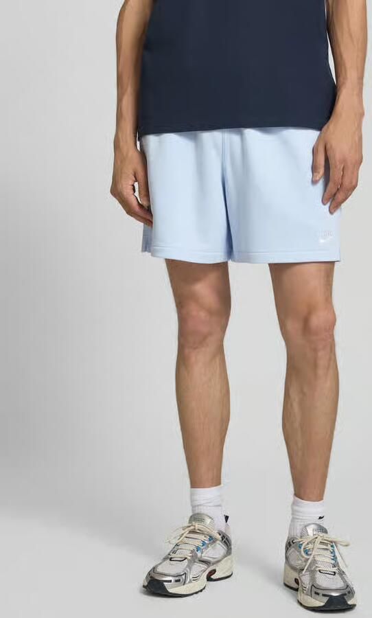 Nike Korte broek met labelstitching en elastische band - Foto 4