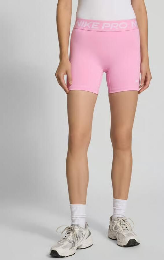 Nike skinny fit sportshorts met elastische band met label - Foto 2