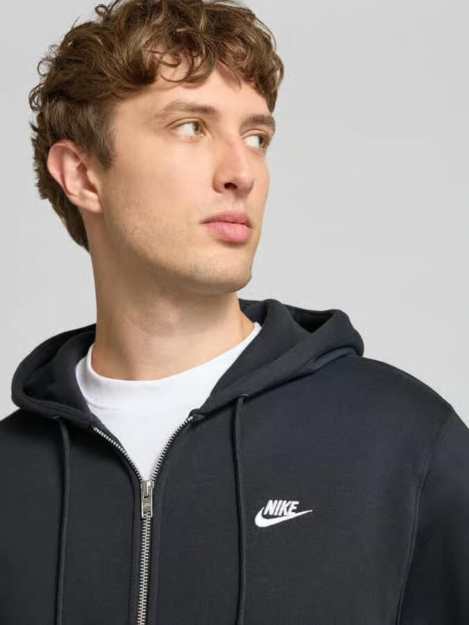 Nike Sweatjack met labelstitching en kangoeroezak