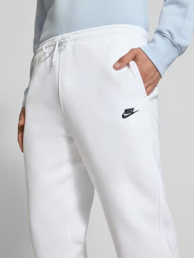 Nike sweatpants met labelstitching en achterzak