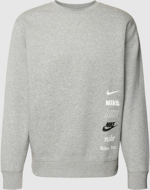 Nike Club Fleece+ Geborstelde herentop met ronde hals Grijs