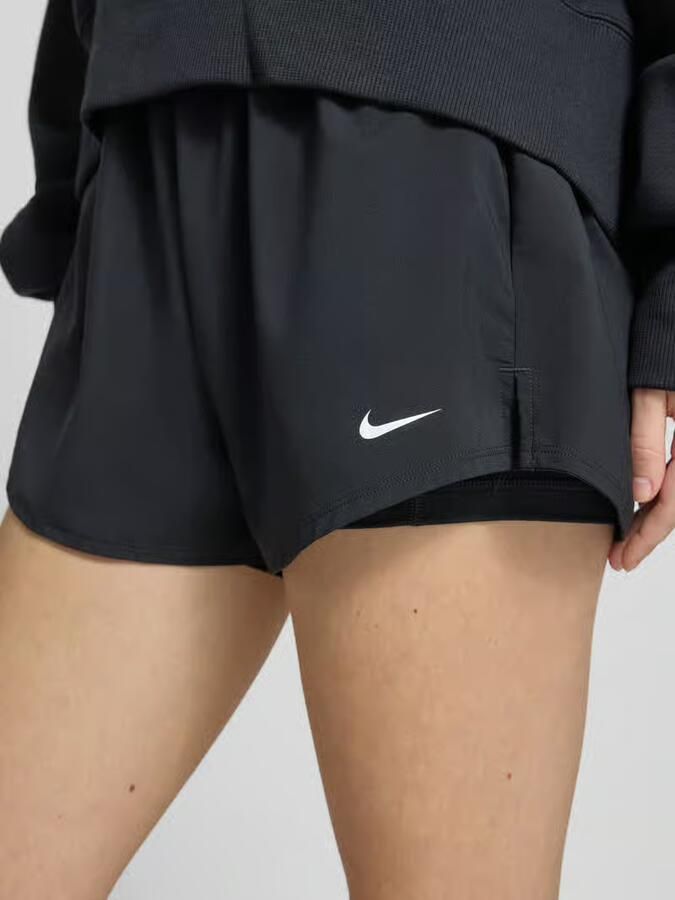Nike Training Korte broek in 2-in-1-look met logo model 'One'