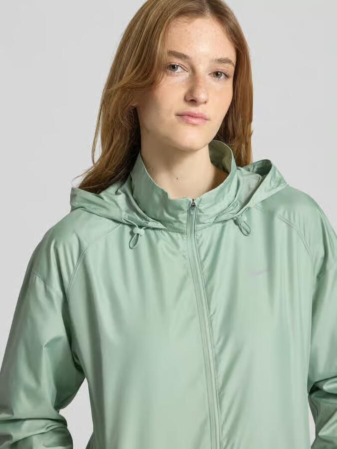 Nike Training regular fit jack met opstaande kraag model 'Tempo'